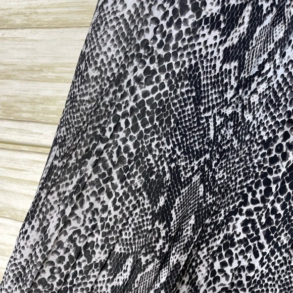 Cathy Daniels Gray Leopard Animal Print Pleated Maxi Skirt - Picture 6 of 6